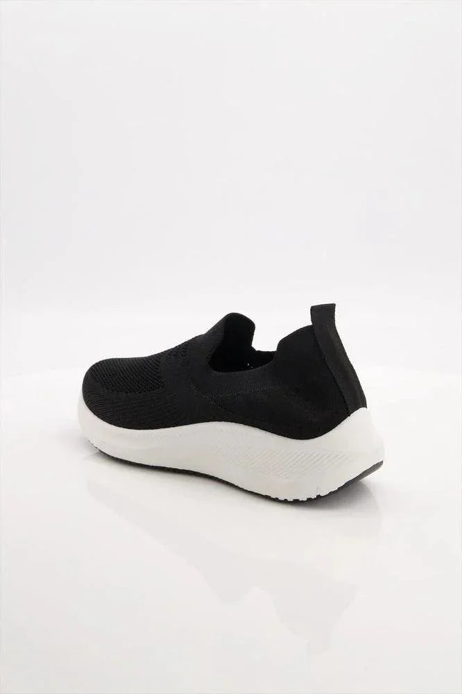Slip-On Jogging Shoes 8502 – Lightweight & Stylish