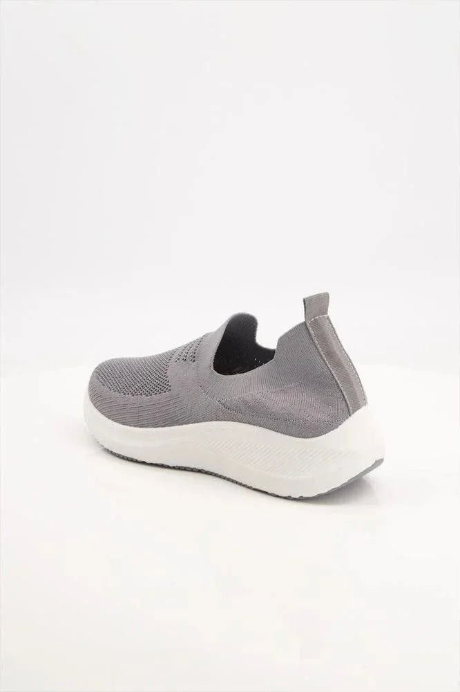 Slip-On Jogging Shoes 8502 – Lightweight & Stylish