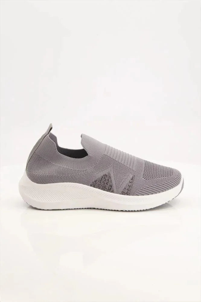 Slip-On Shoes 8511 – Lightweight & Comfortable