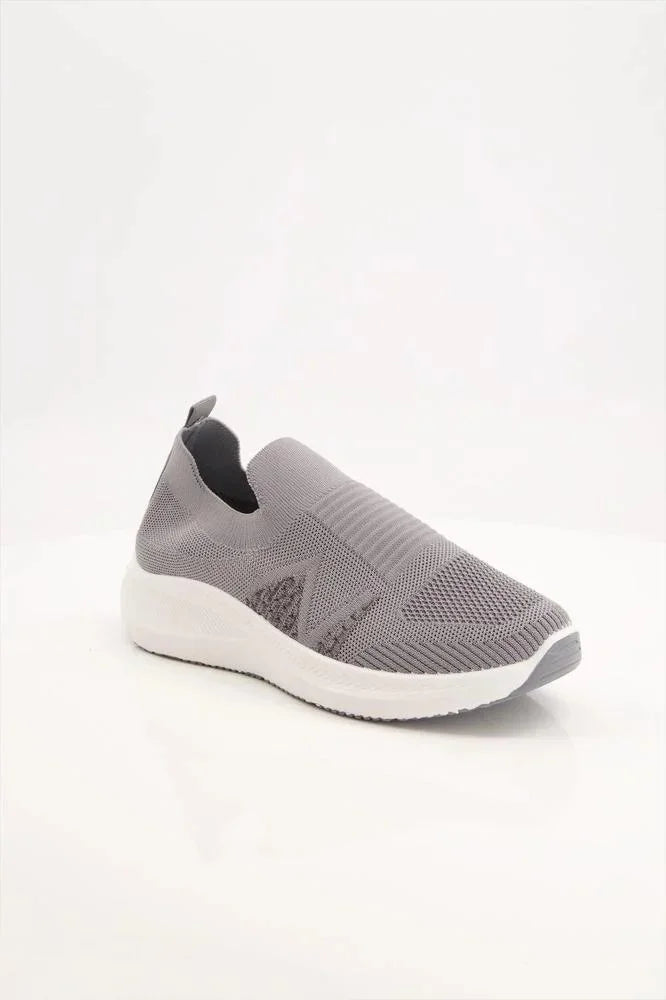 Slip-On Shoes 8511 – Lightweight & Comfortable