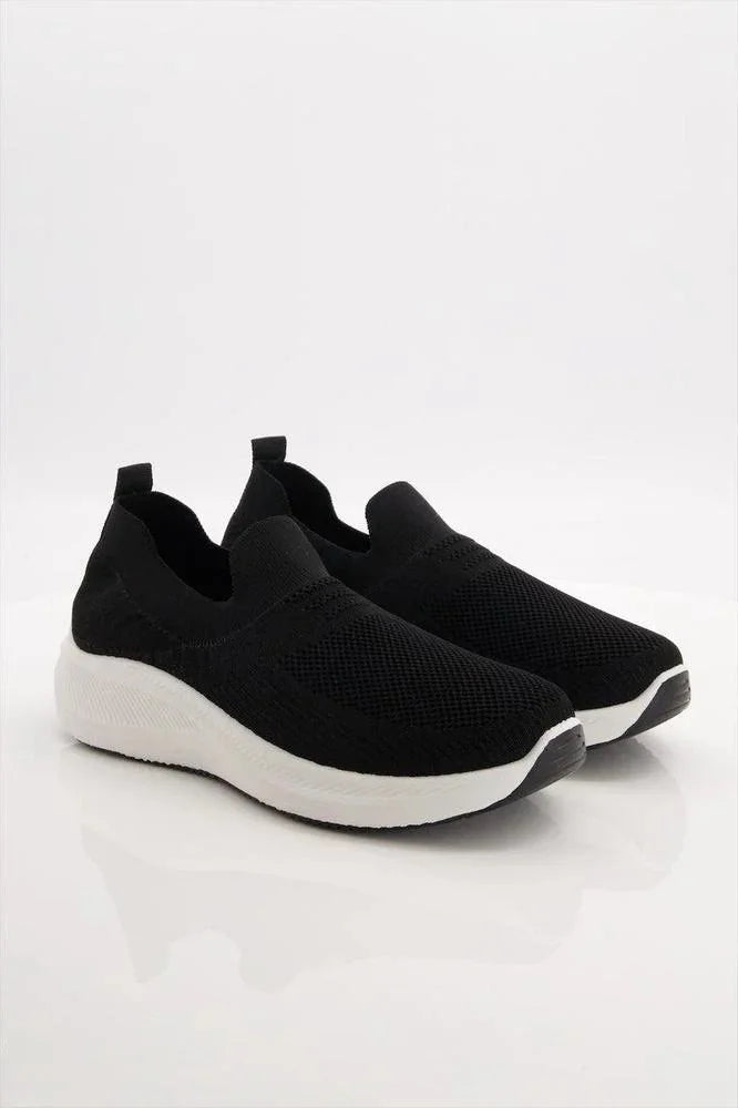 Slip-On Jogging Shoes 8502 – Lightweight & Stylish