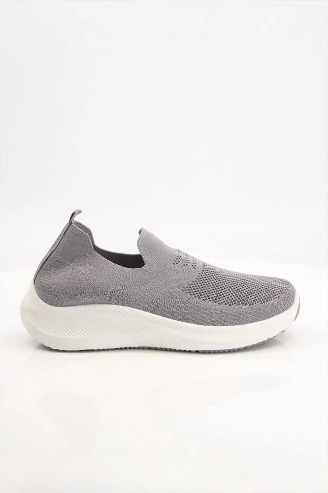 Slip-On Jogging Shoes 8502 – Lightweight & Stylish